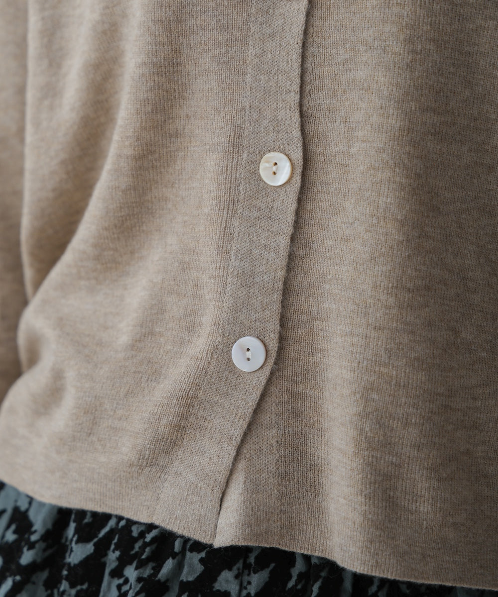 ソフトタッチキーネックカーデ