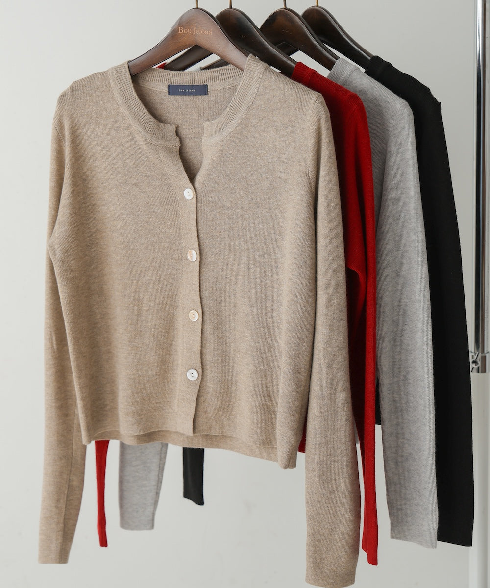 ソフトタッチキーネックカーデ