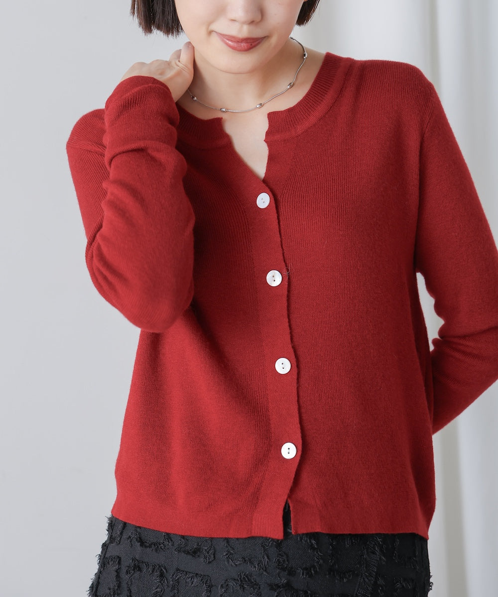 ソフトタッチキーネックカーデ