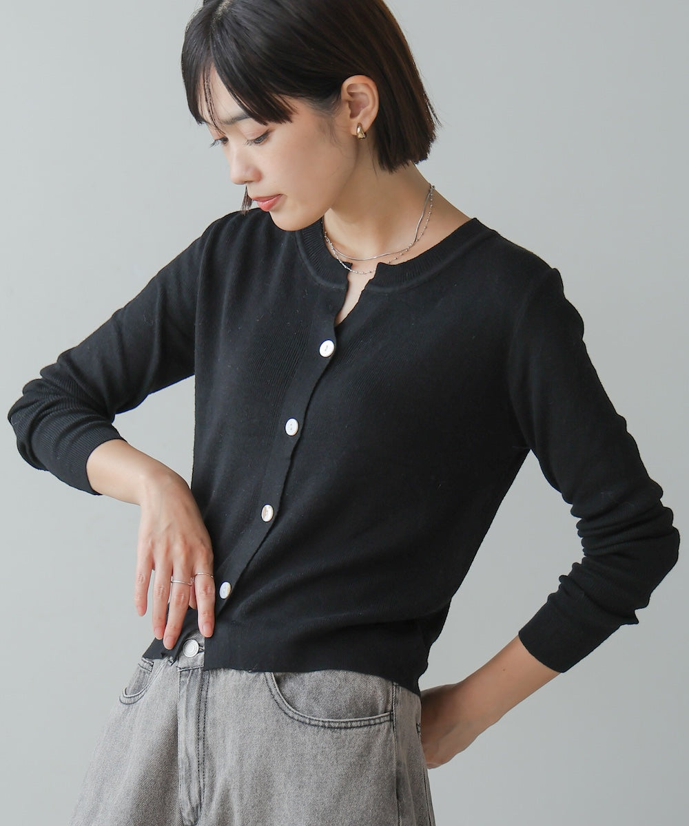 ソフトタッチキーネックカーデ