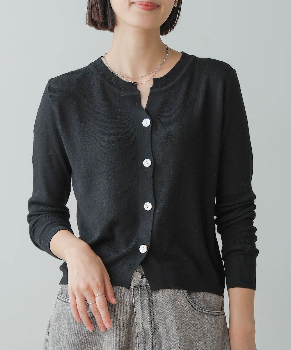 ソフトタッチキーネックカーデ