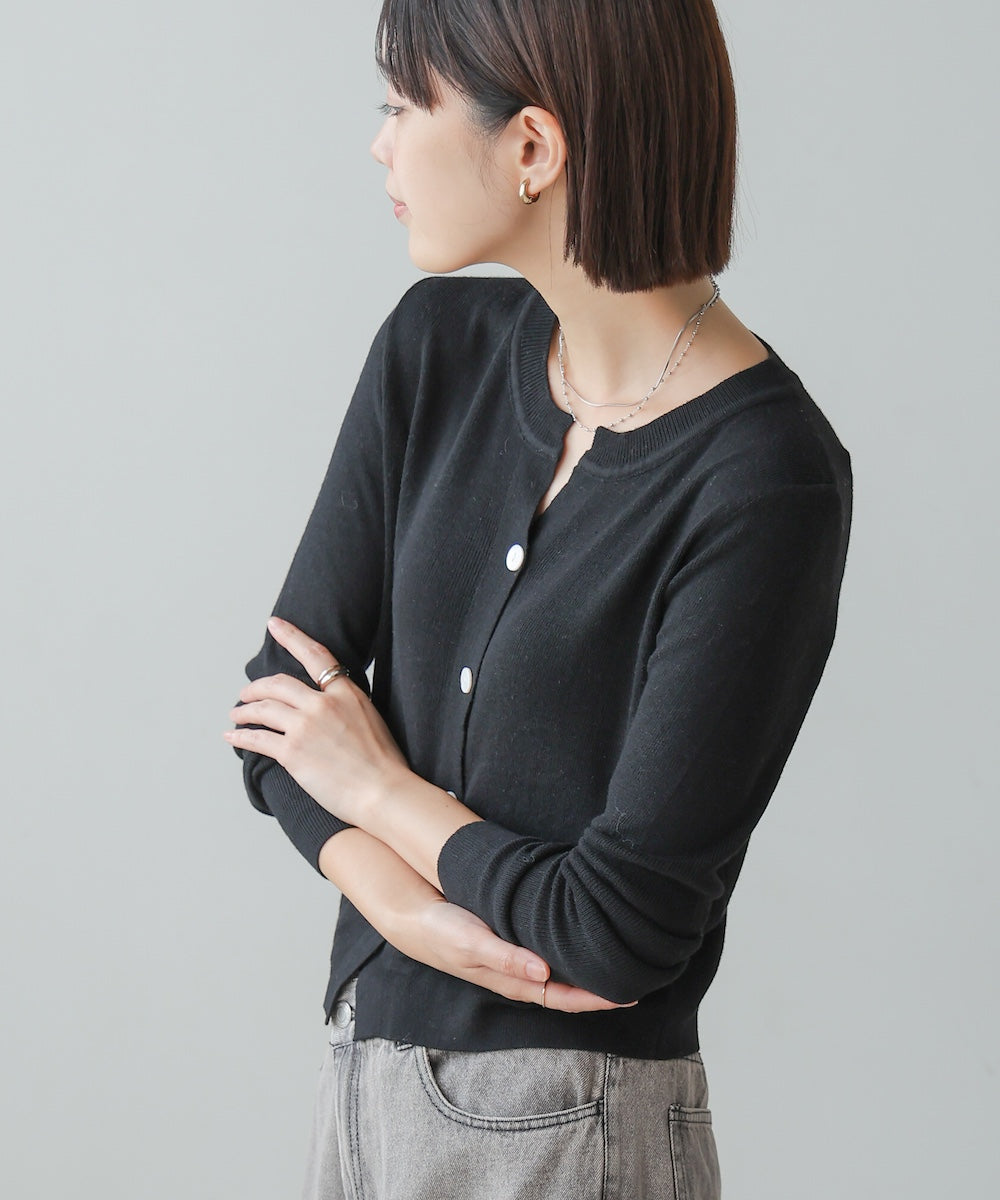 ソフトタッチキーネックカーデ