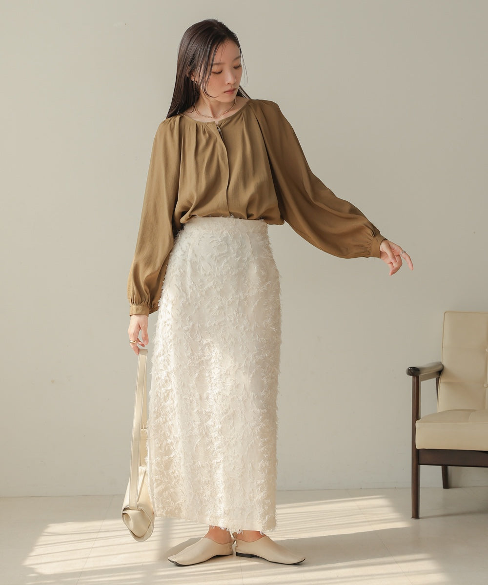 フロントタックブラウス