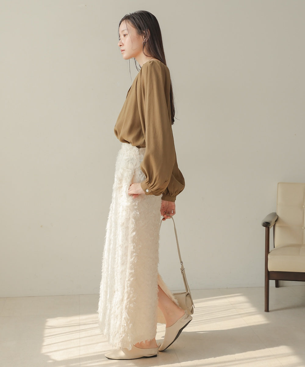 フロントタックブラウス