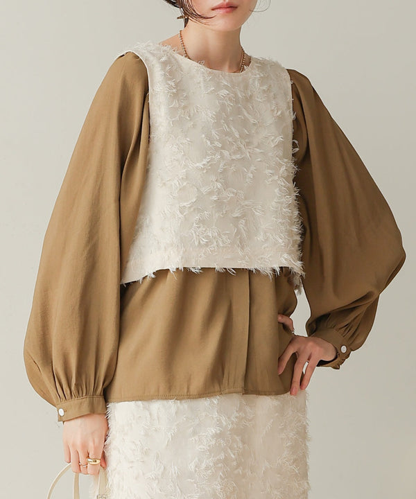 フロントタックブラウス