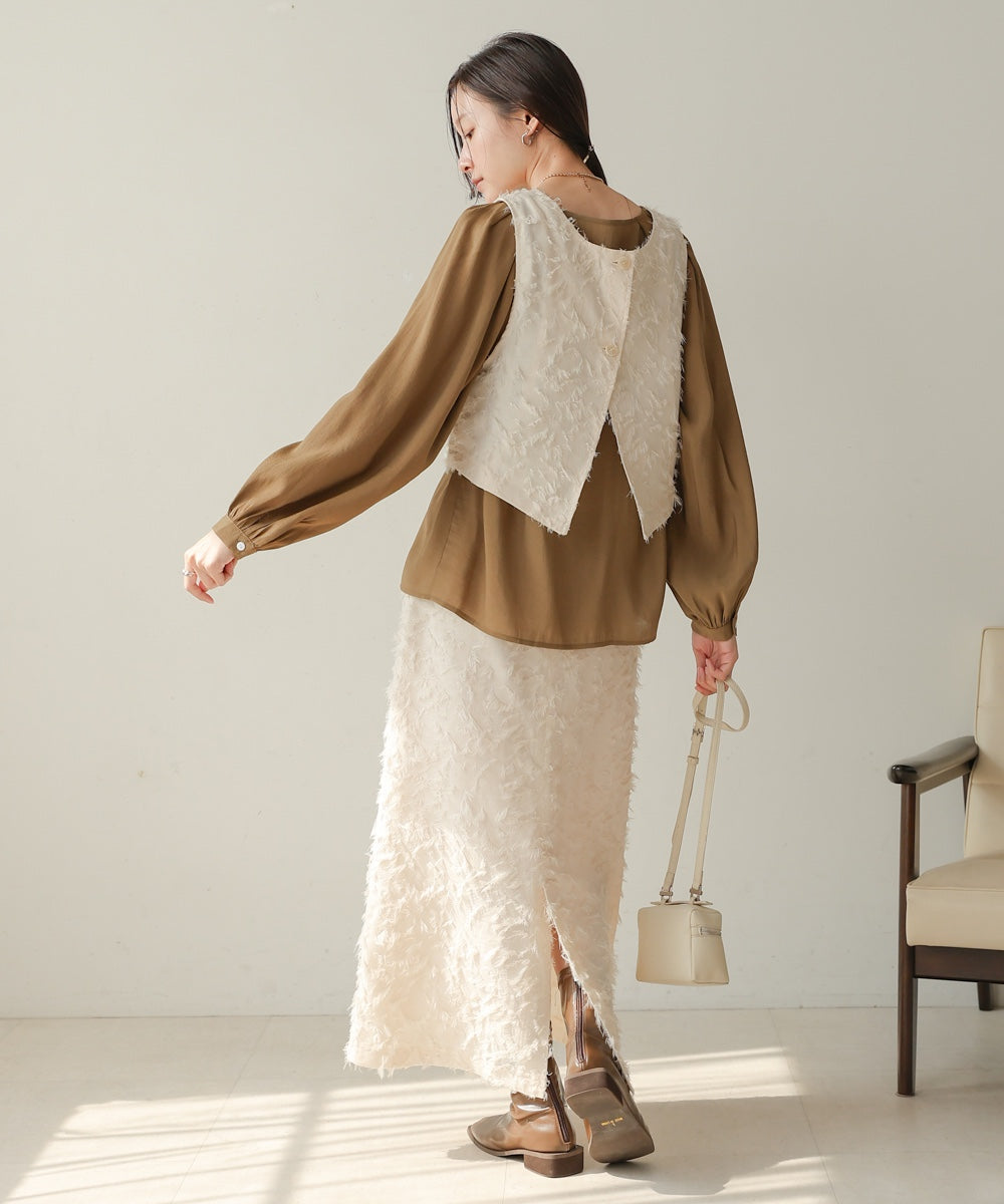 フロントタックブラウス