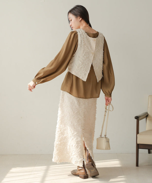 フロントタックブラウス