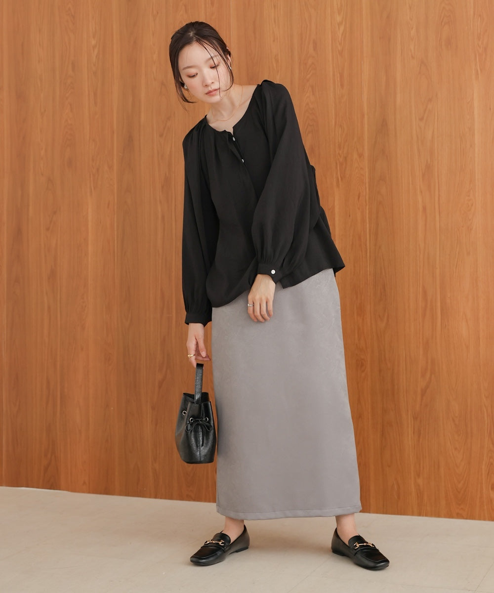 フロントタックブラウス