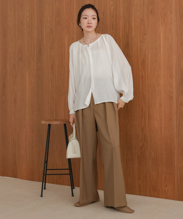 フロントタックブラウス