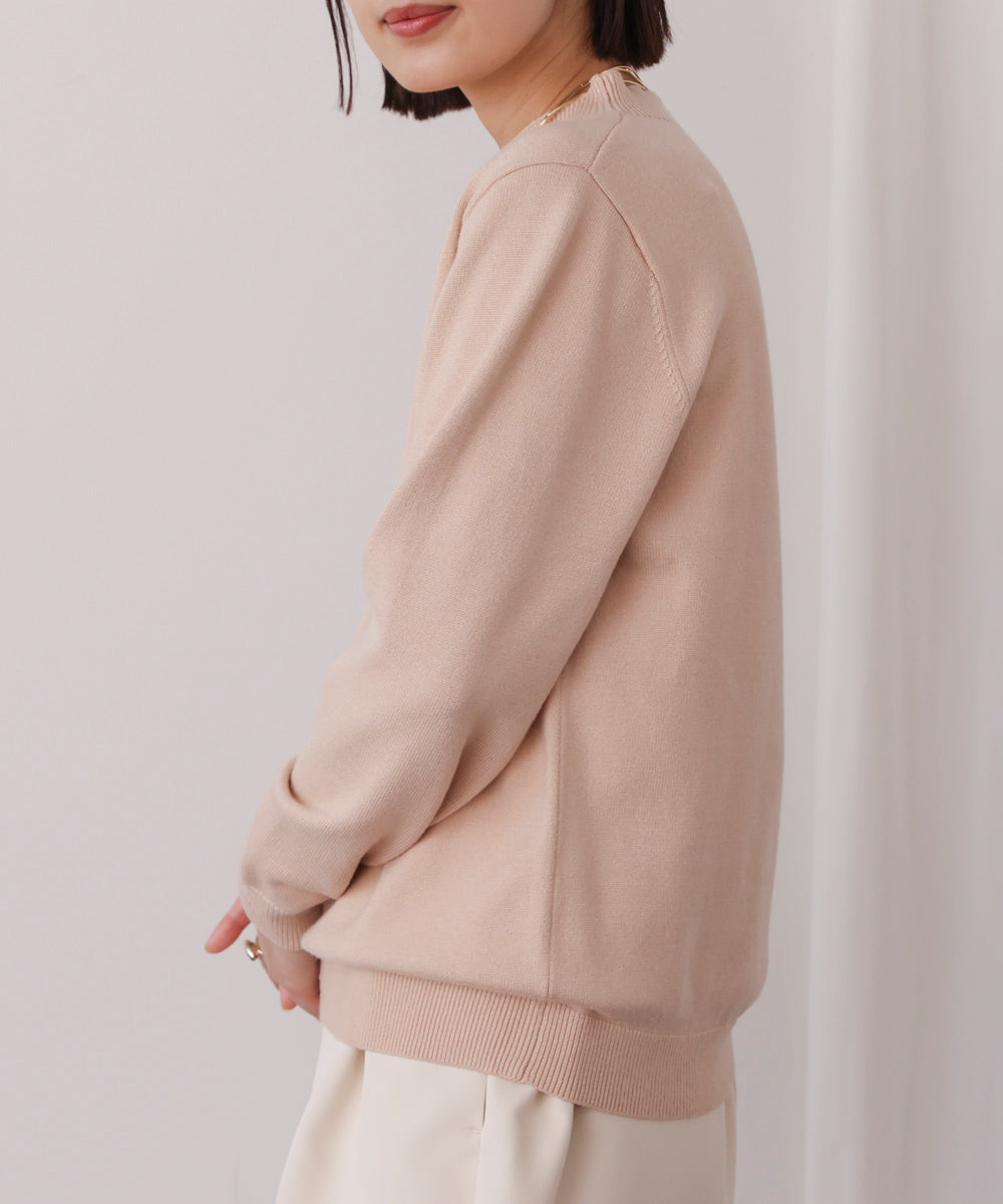 刺繡ロゴニット