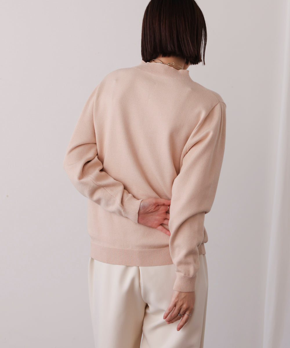 刺繡ロゴニット