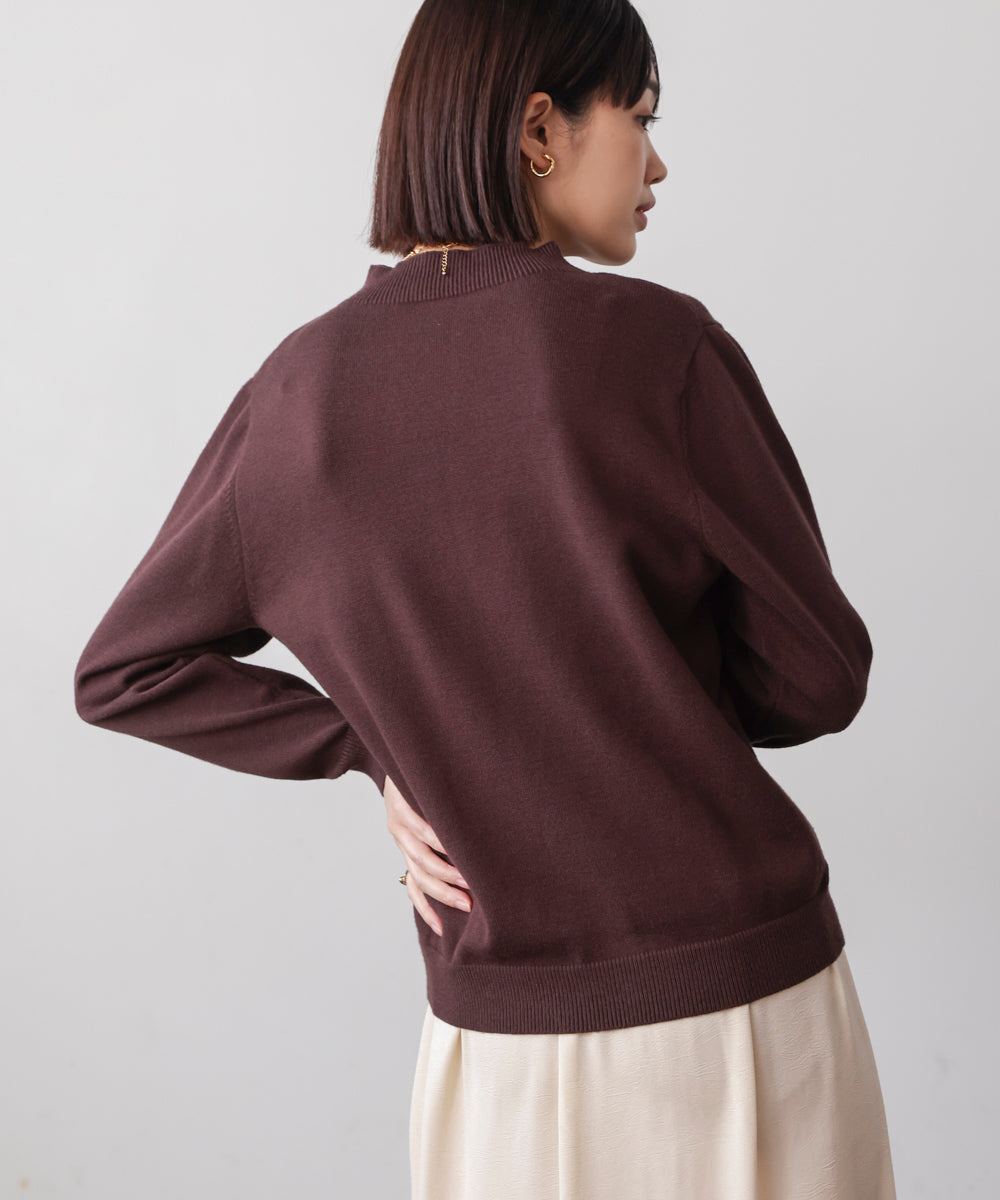 刺繡ロゴニット