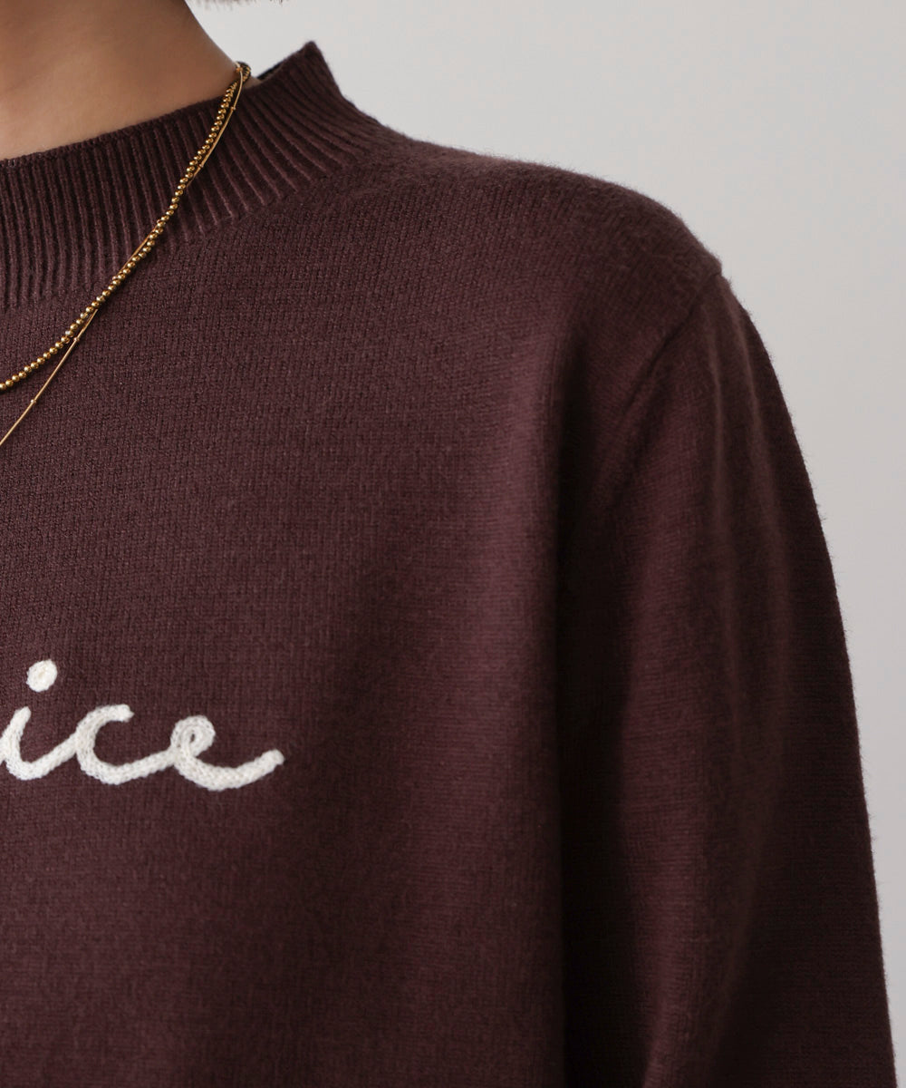 刺繡ロゴニット