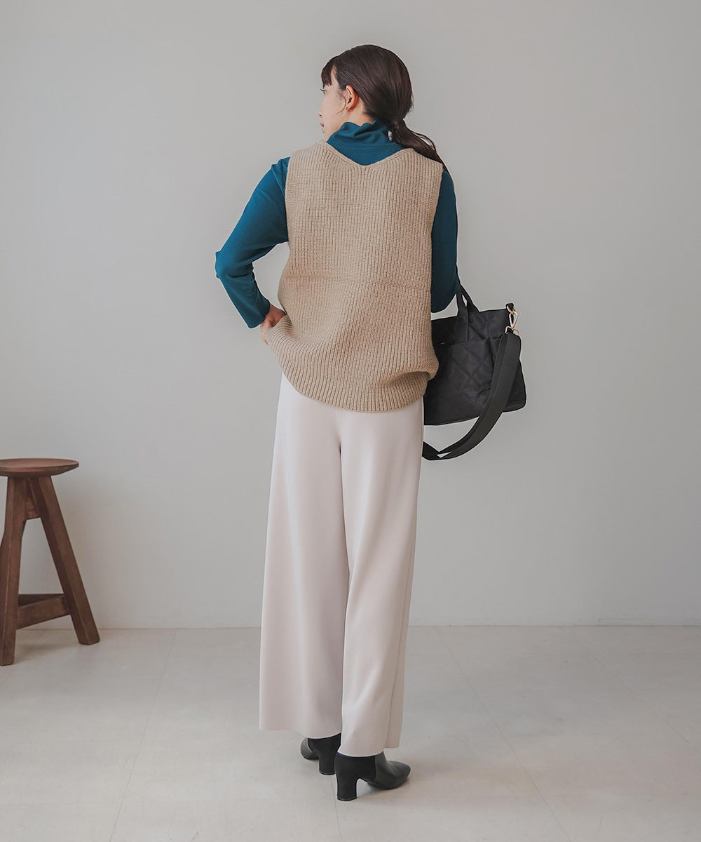 Vネックリブベスト