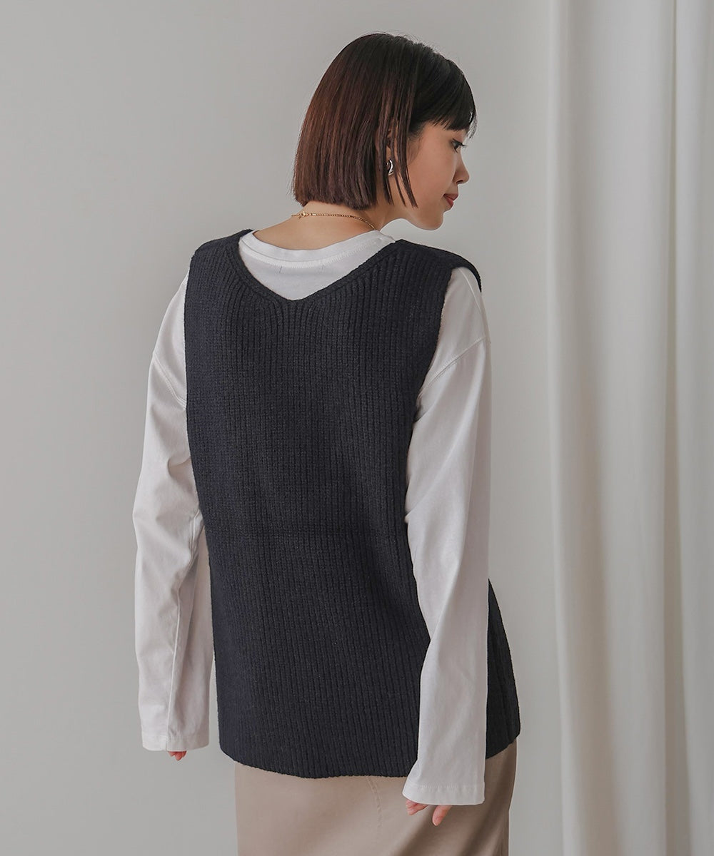 Vネックリブベスト