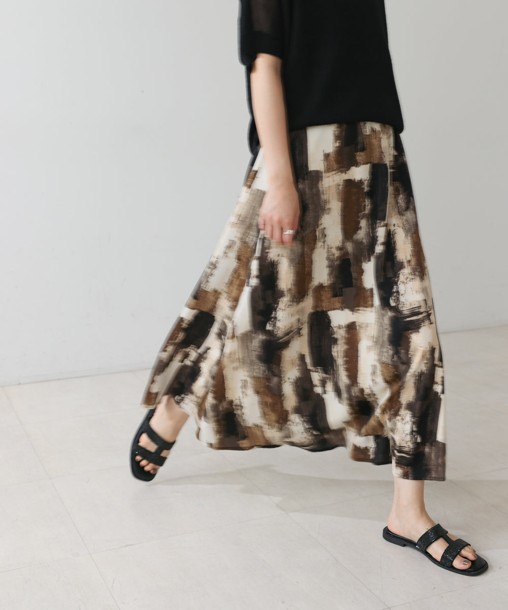 ペイント柄スカート