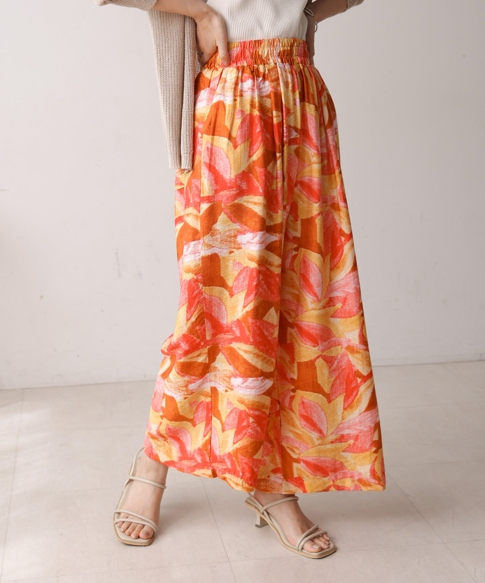 ペイントリーフ柄パンツ