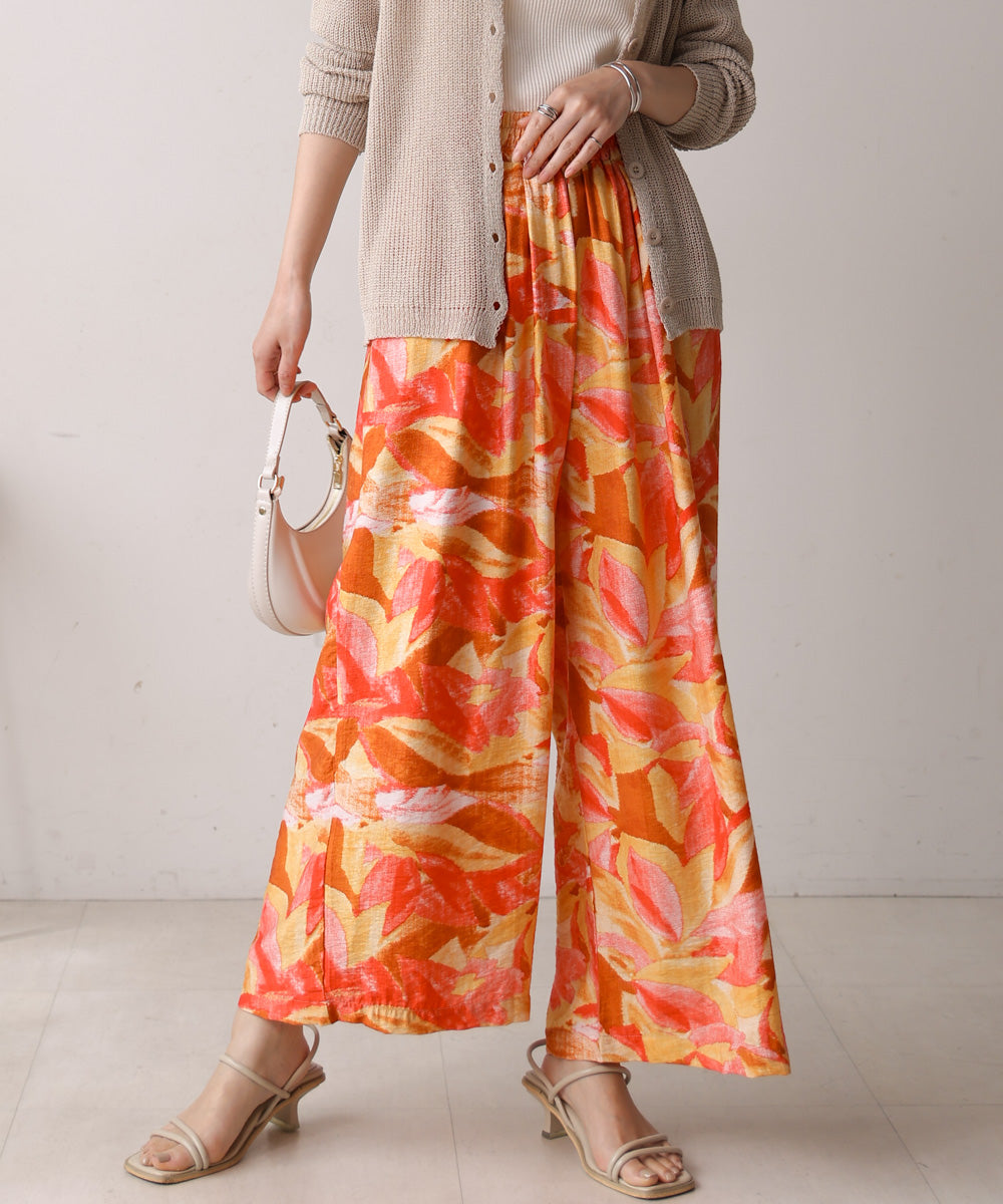ペイントリーフ柄パンツ