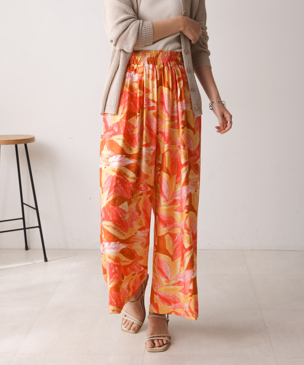 ペイントリーフ柄パンツ