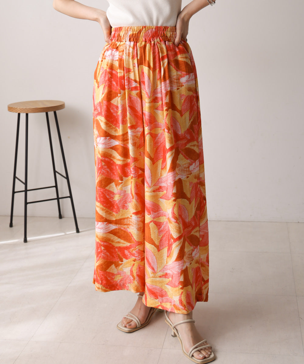 ペイントリーフ柄パンツ