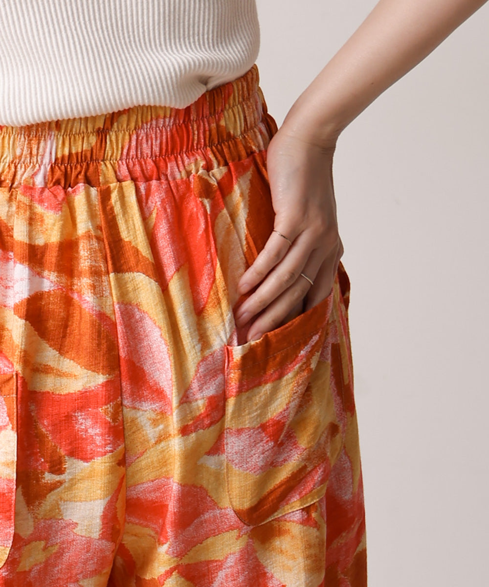 ペイントリーフ柄パンツ