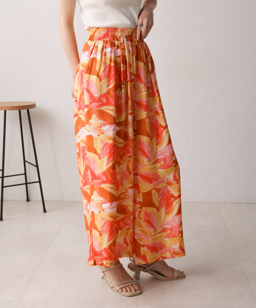 ペイントリーフ柄パンツ