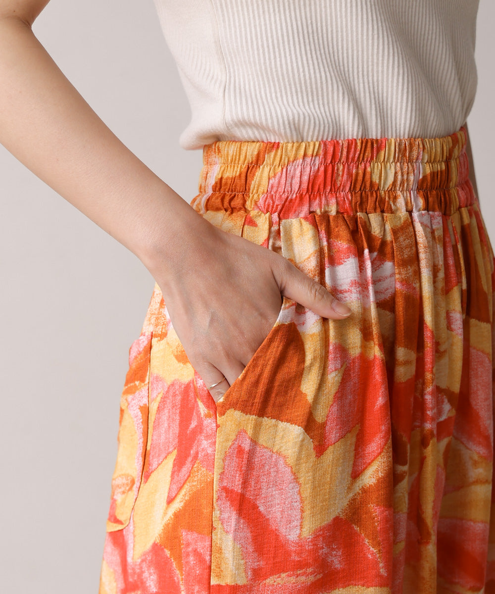 ペイントリーフ柄パンツ