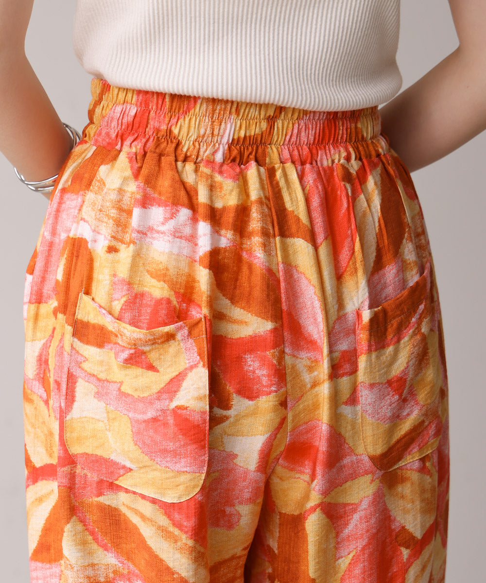 ペイントリーフ柄パンツ