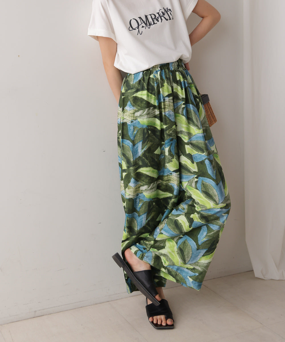 ペイントリーフ柄パンツ