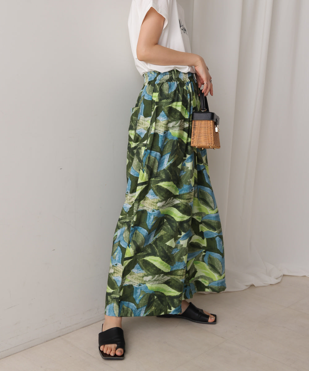 ペイントリーフ柄パンツ