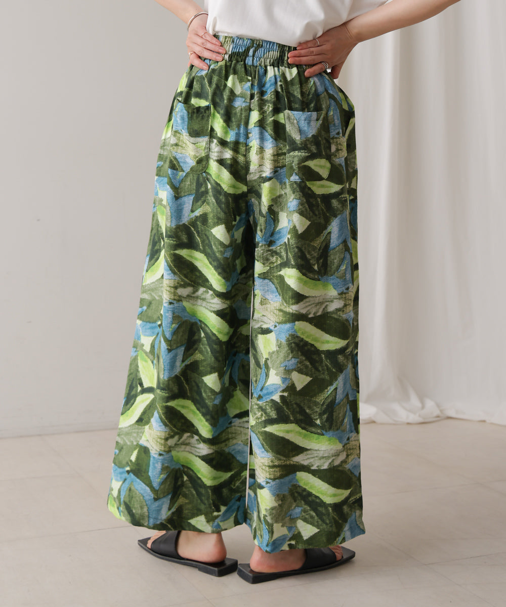 ペイントリーフ柄パンツ