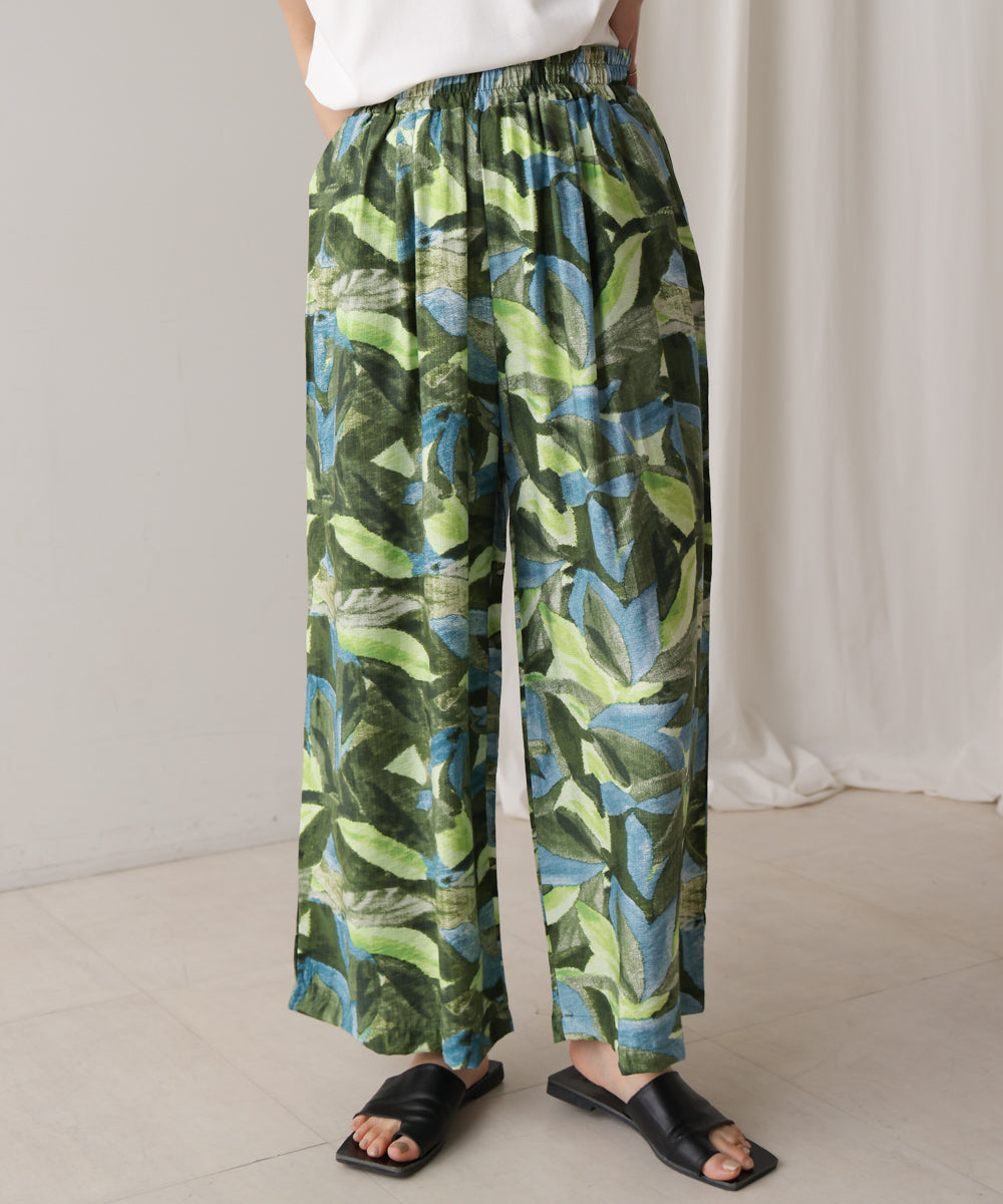 ペイントリーフ柄パンツ
