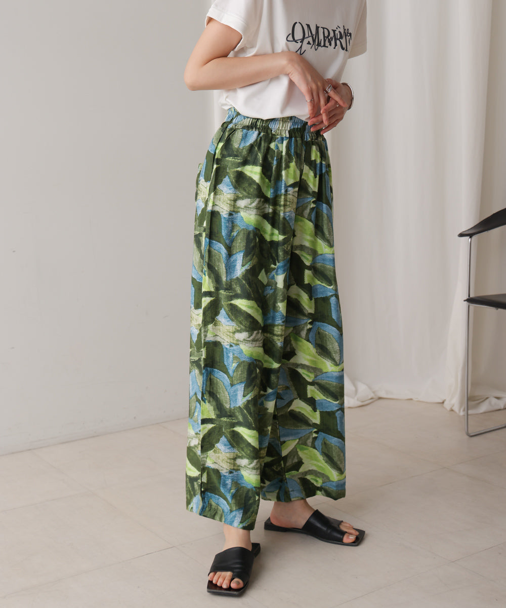 ペイントリーフ柄パンツ