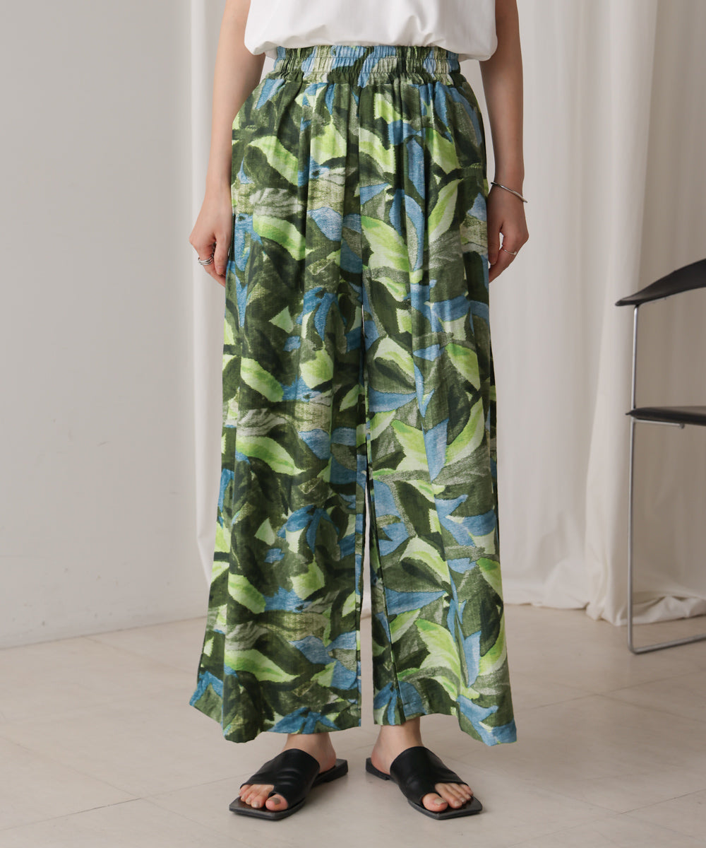 ペイントリーフ柄パンツ