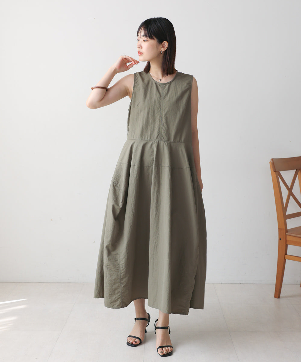 ノースリーブコクーンジャンスカ