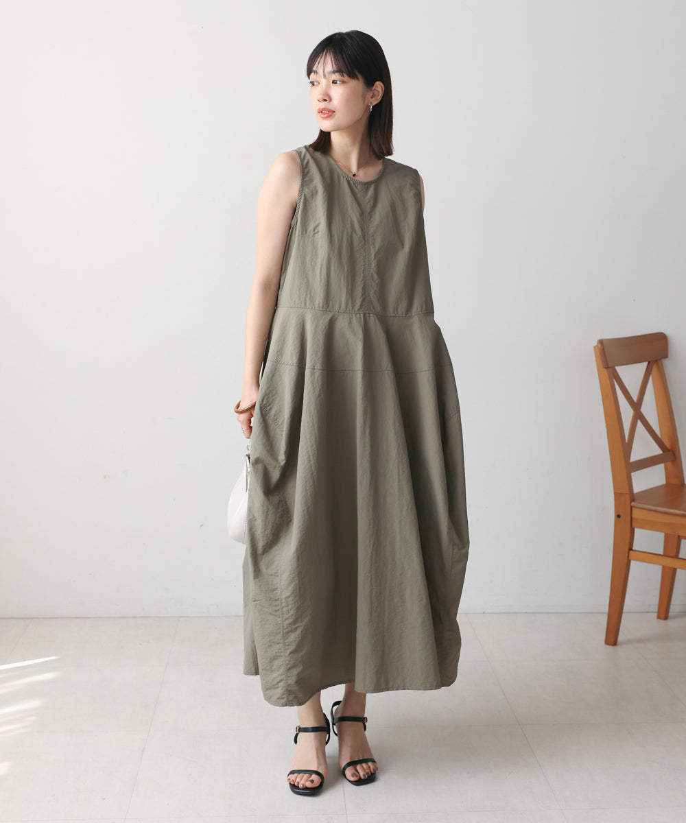 ノースリーブコクーンジャンスカ