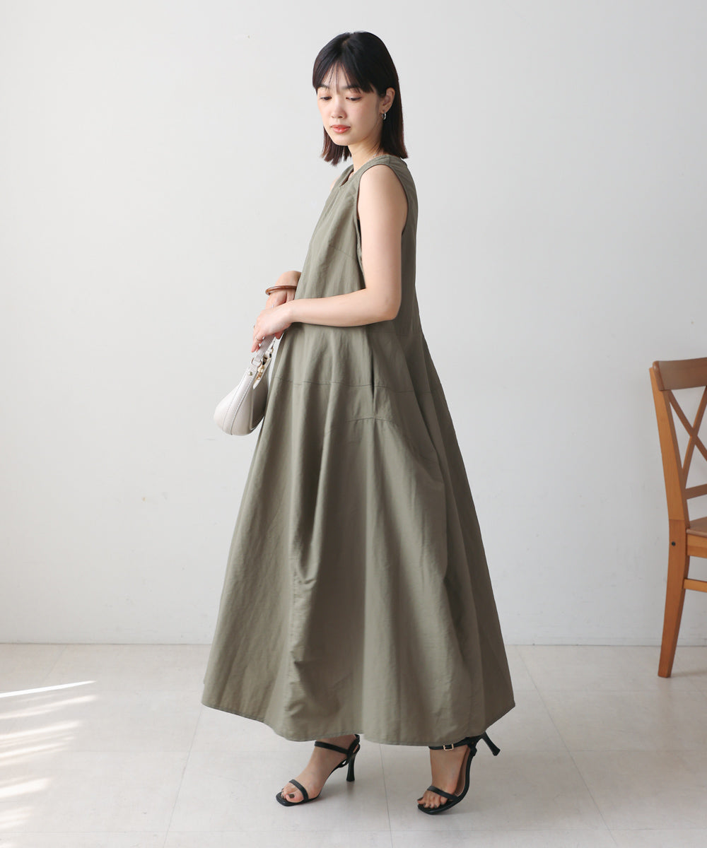 ノースリーブコクーンジャンスカ