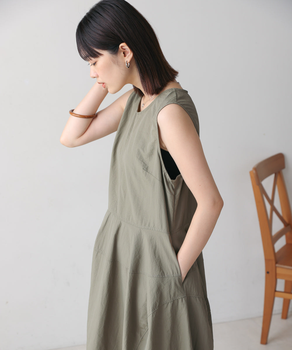 ノースリーブコクーンジャンスカ