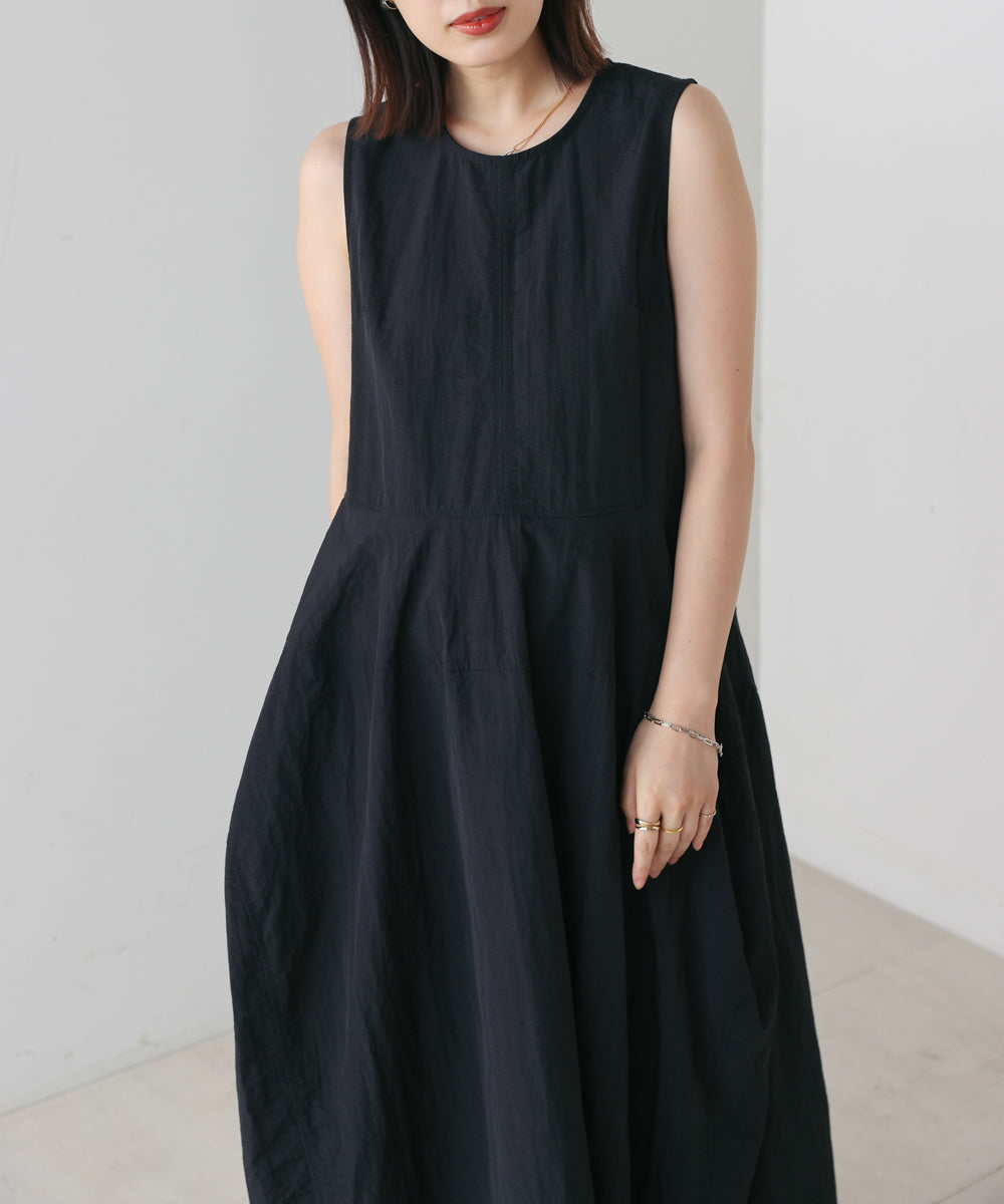 ノースリーブコクーンジャンスカ