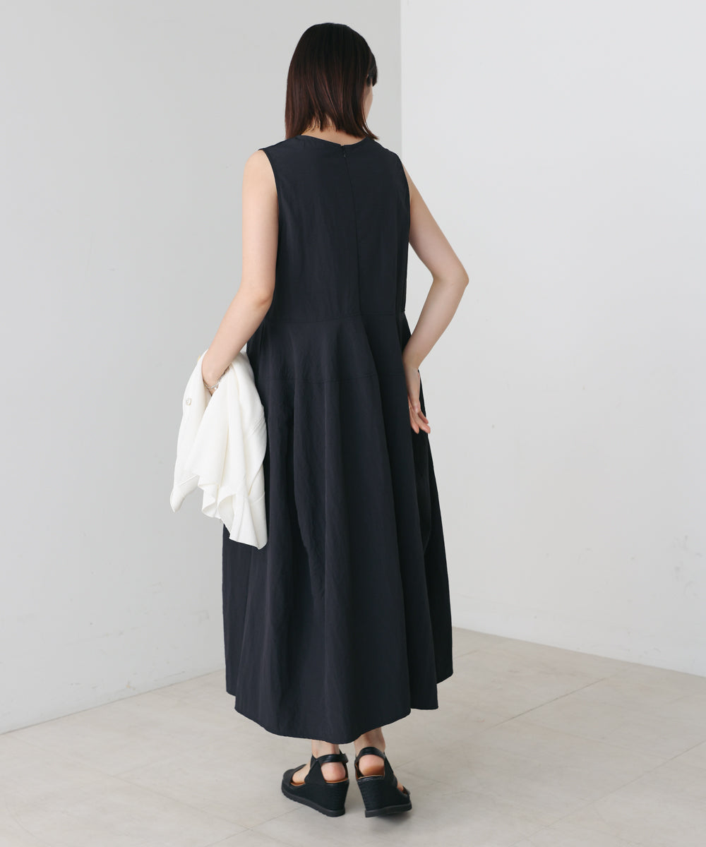 ノースリーブコクーンジャンスカ