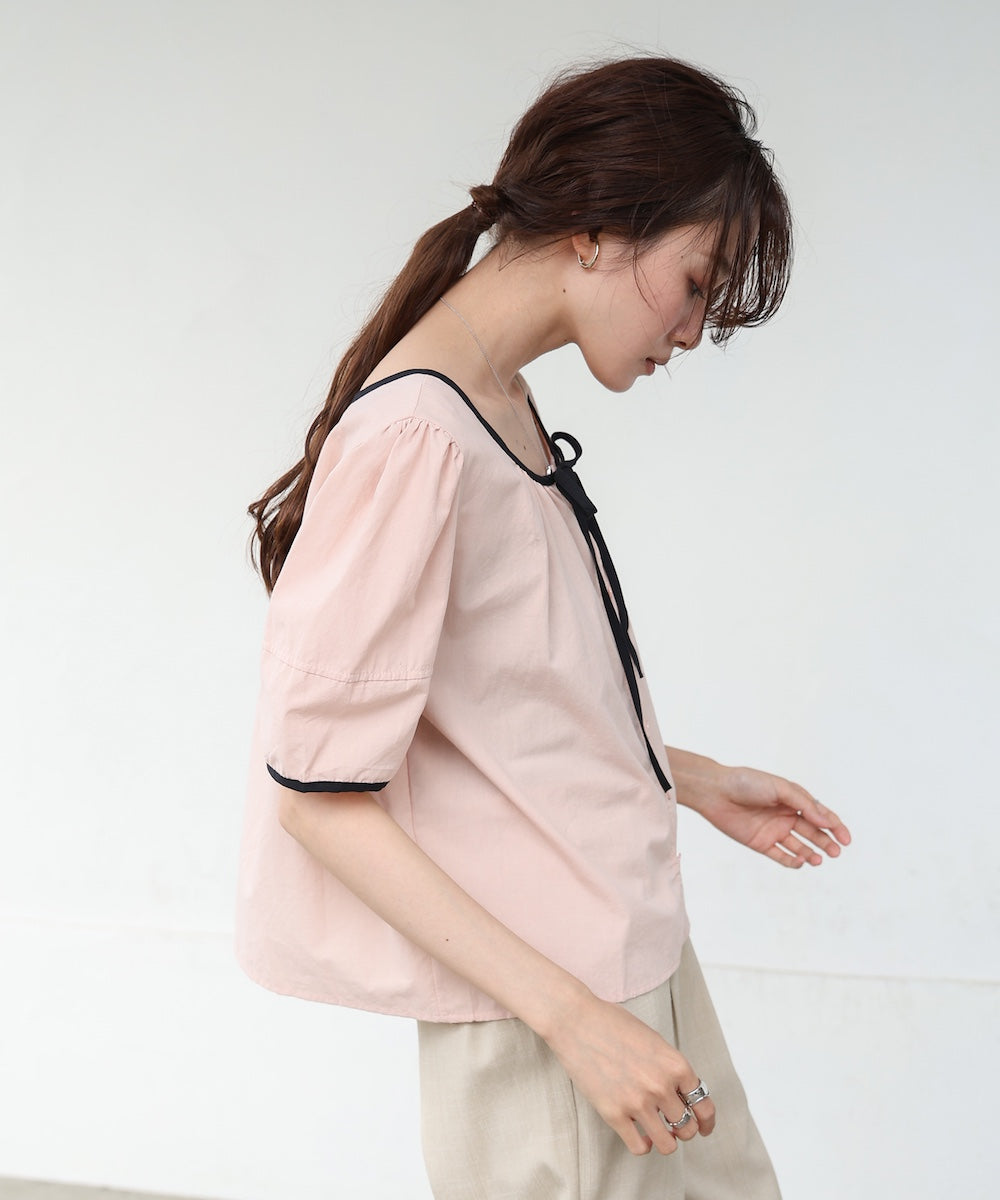 パイピングリボンブラウス