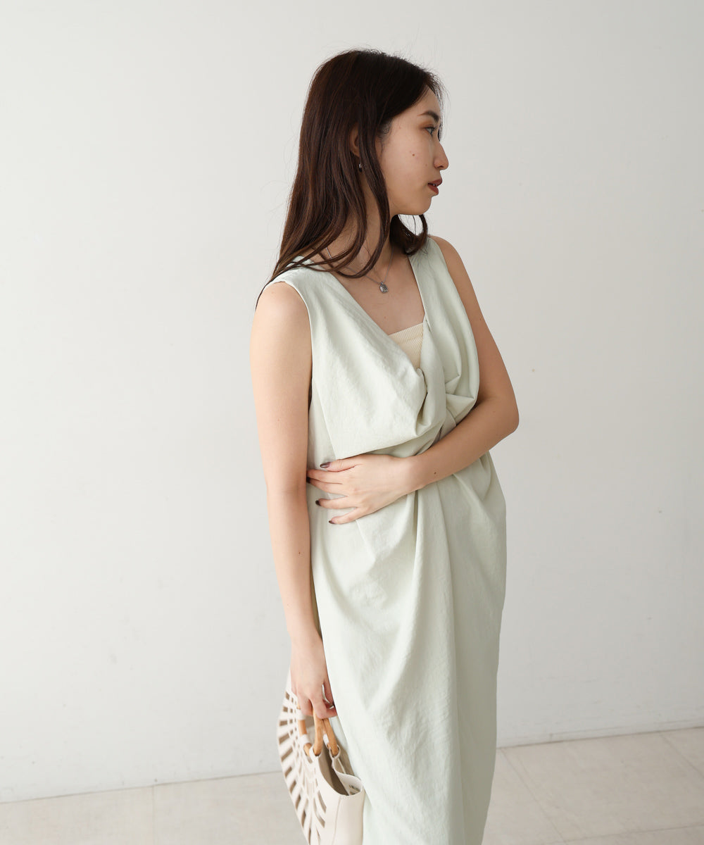 フロントねじりワンピース