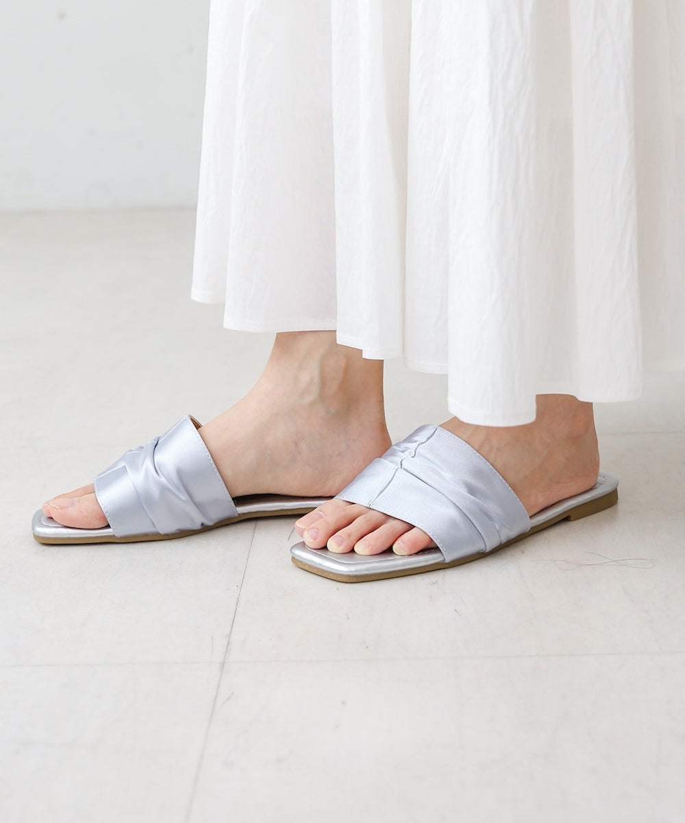 サテンギャザーフラットサンダル