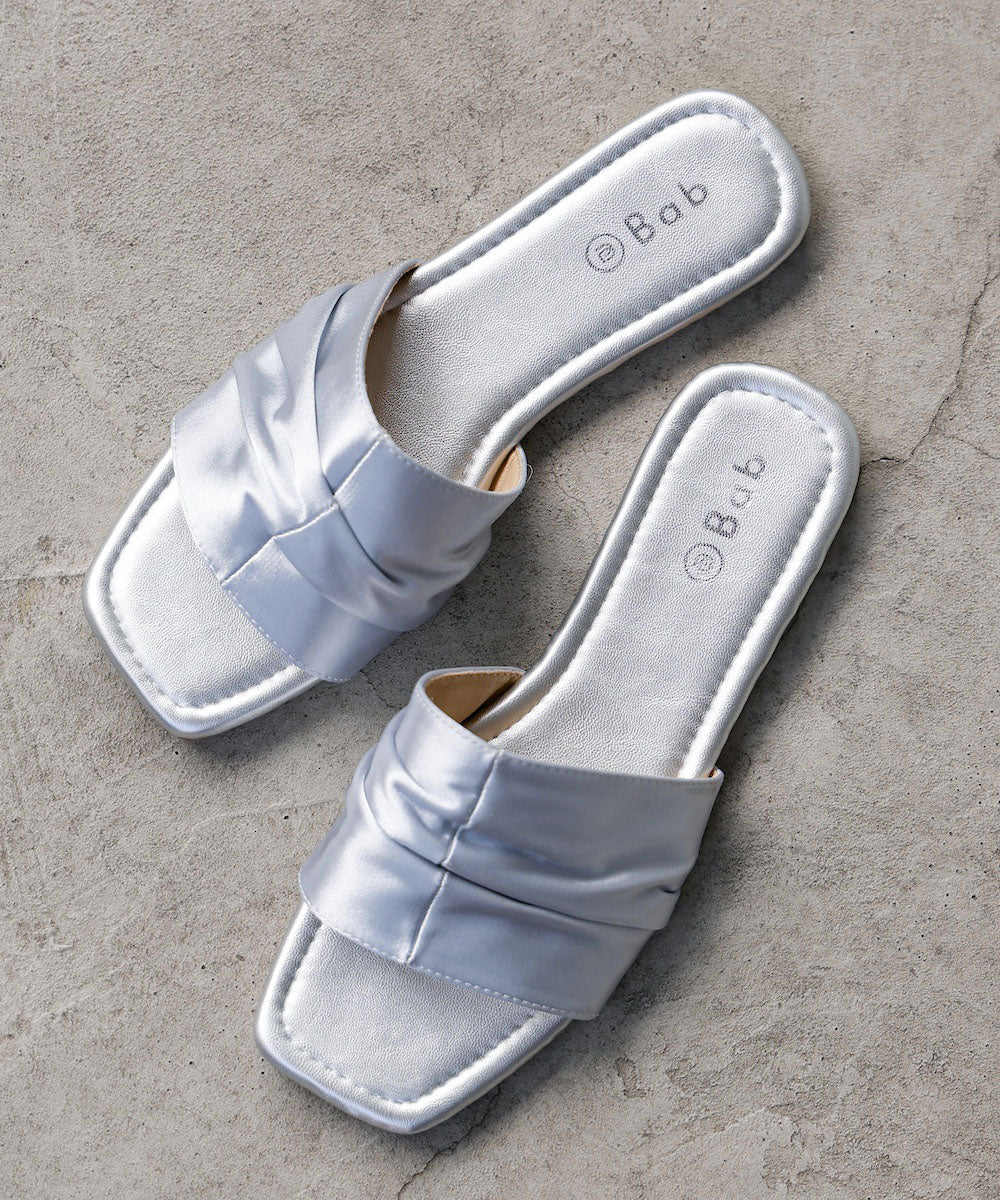 サテンギャザーフラットサンダル