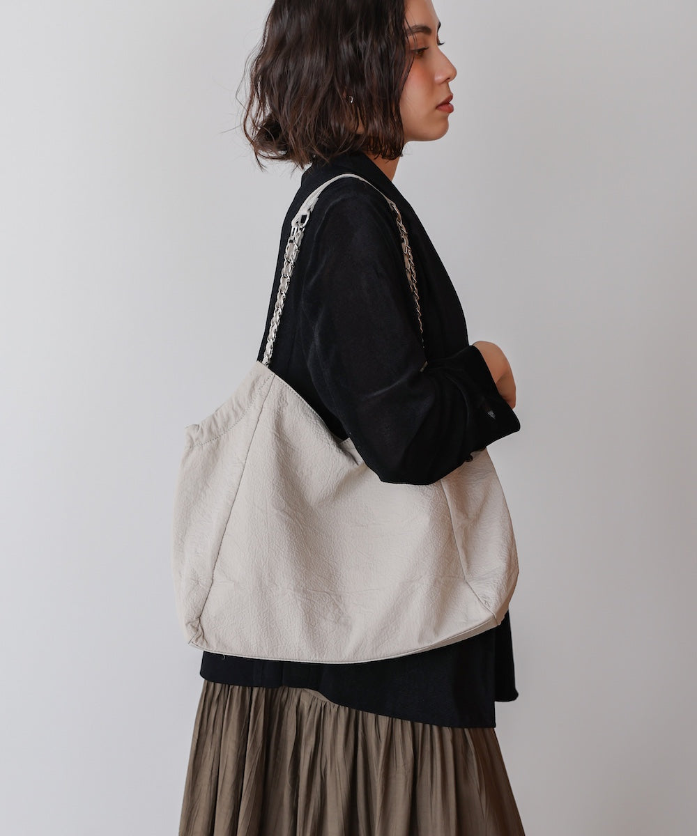 エンボスチェーンバッグ