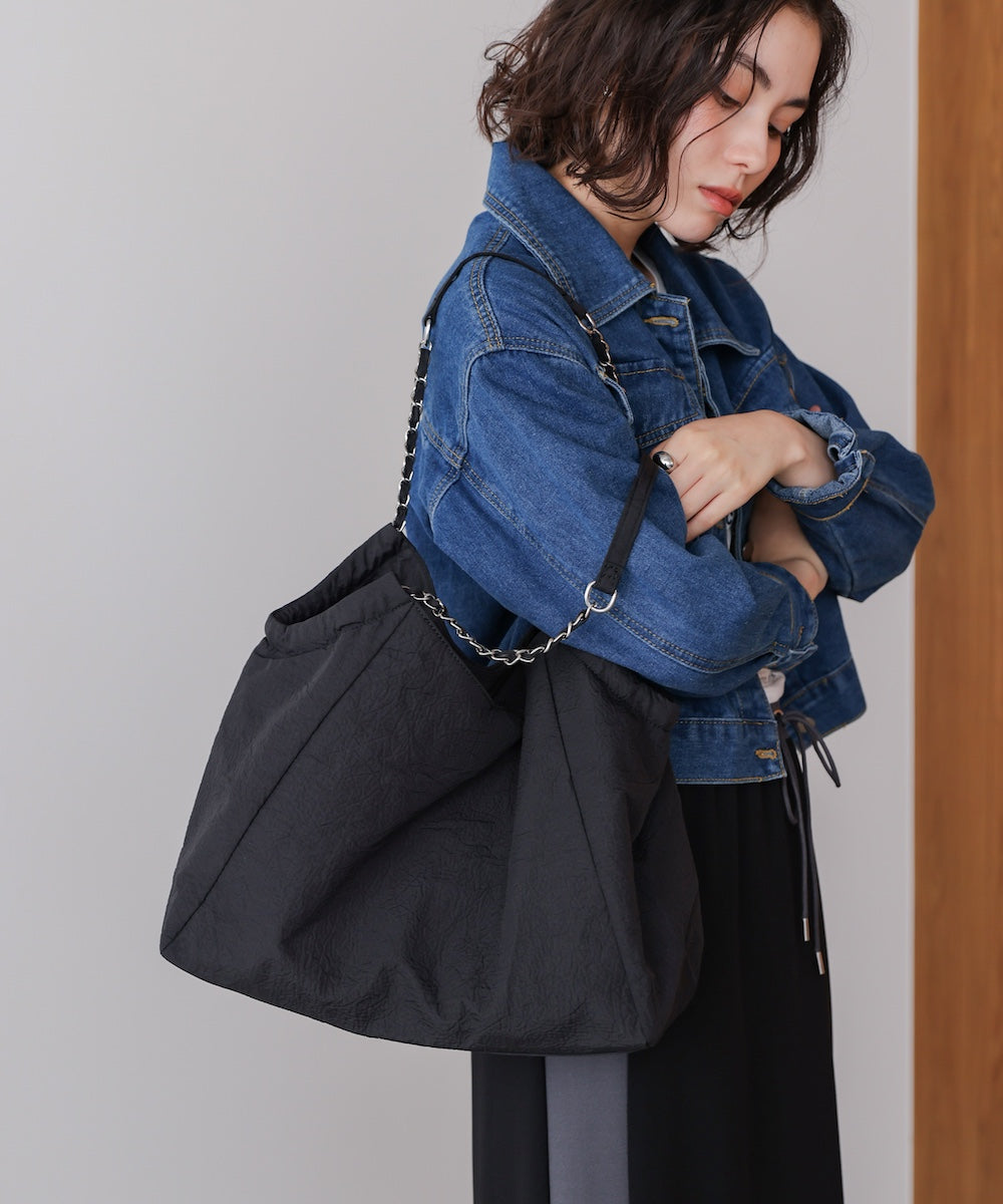 エンボスチェーンバッグ