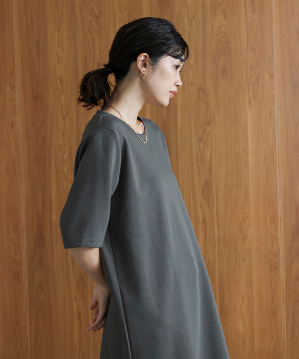 裾レースワンピース