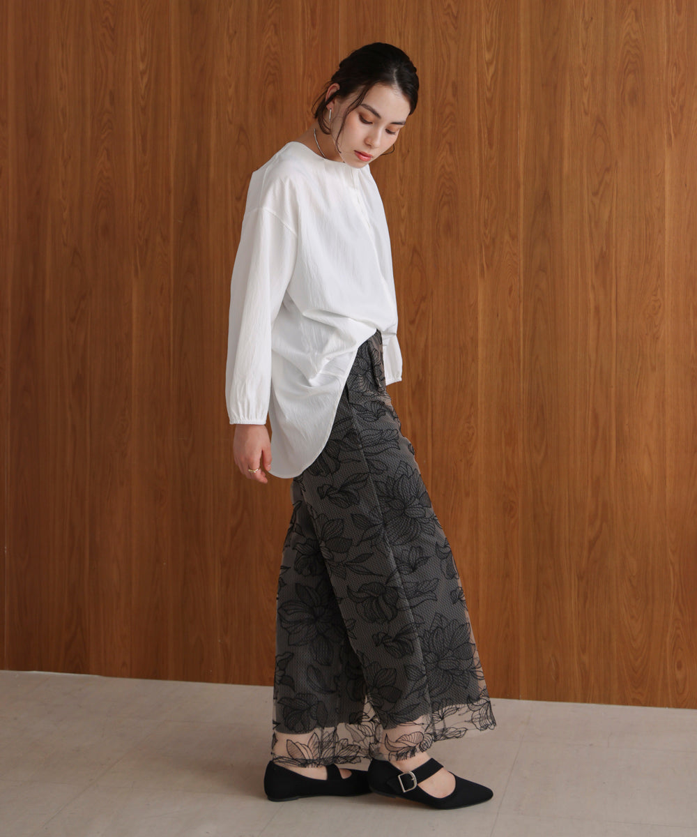 タックデザインブラウス