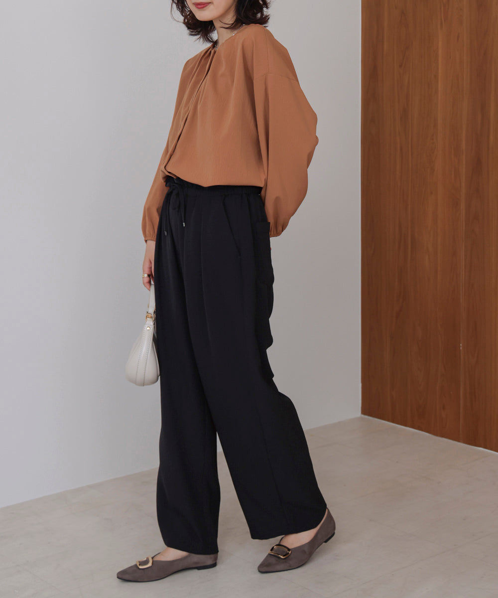 タックデザインブラウス