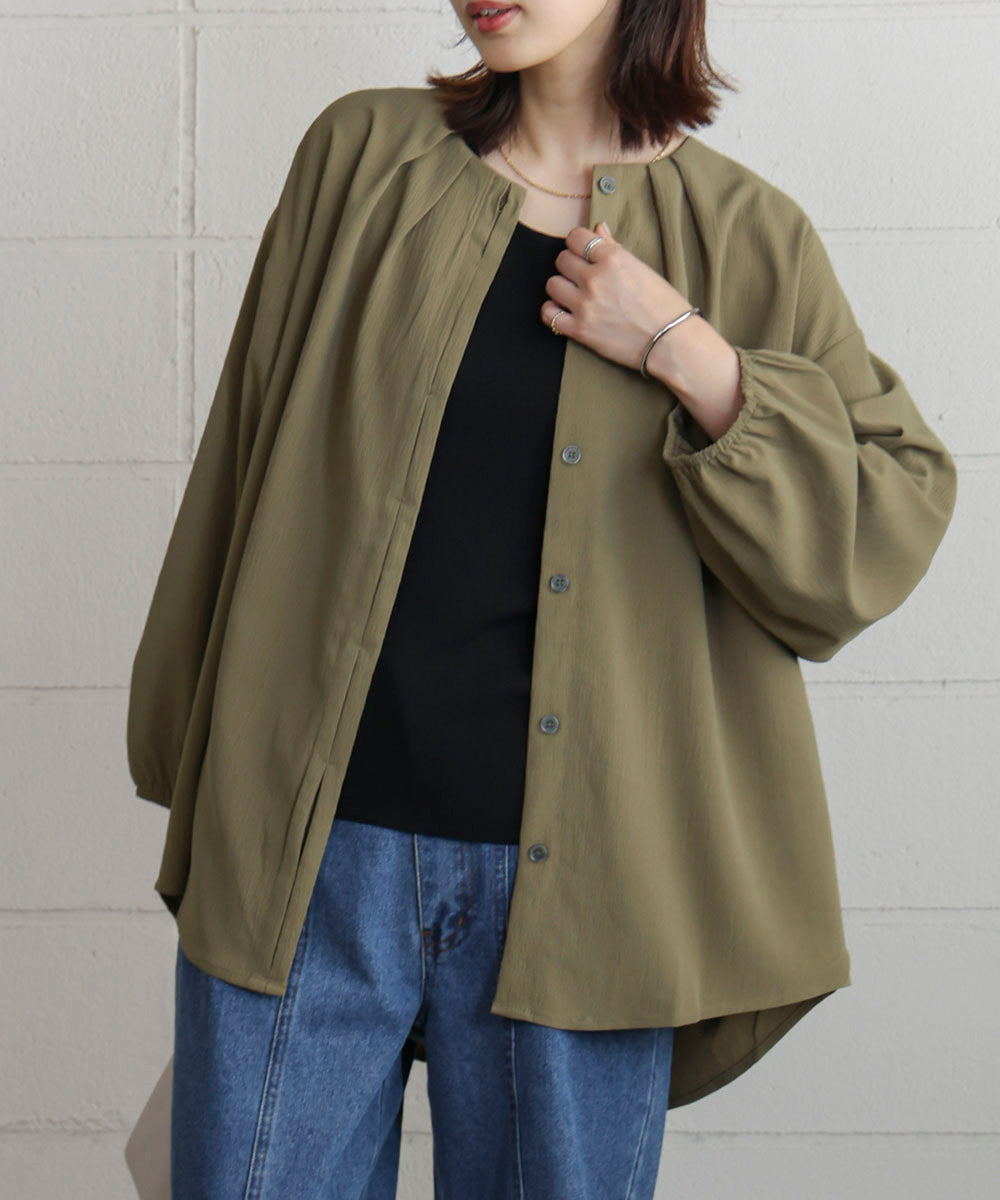 タックデザインブラウス